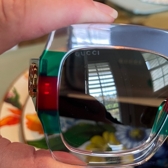 Gucci NWT! Green and Red Sunglasses for Women - Picture 16 of 16